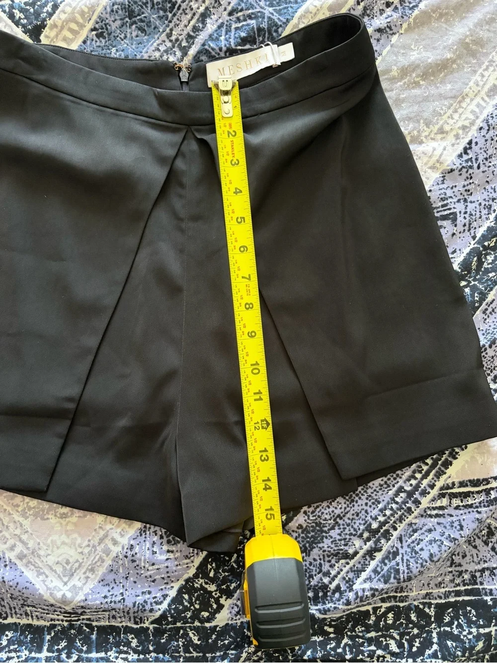 Meshki Women’s Whimsigoth Amyra Black Split Thigh High-Rise Shorts Size Medium